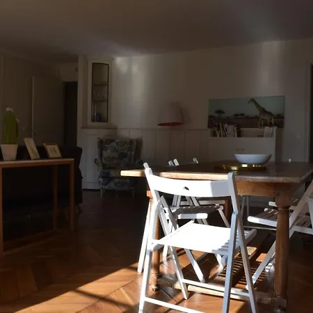 Spacious 2 Bedroom In 2nd Appartement