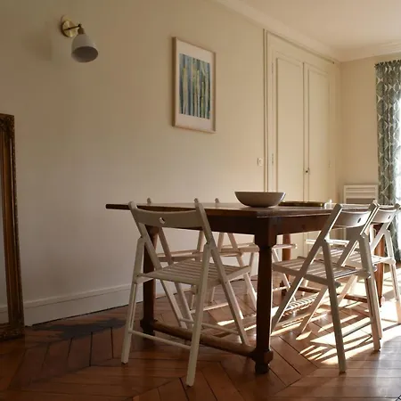 Spacious 2 Bedroom In 2nd Appartement