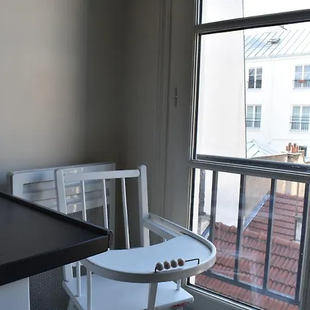 Spacious 2 Bedroom In 2nd *