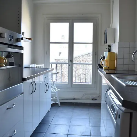 Spacious 2 Bedroom In 2nd *