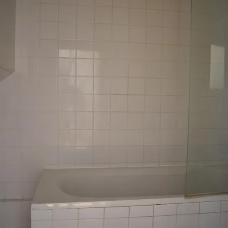 Spacious 2 Bedroom In 2nd *